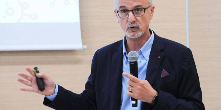 Covid oggi Italia, Lopalco: “Picco curva raggiunto”