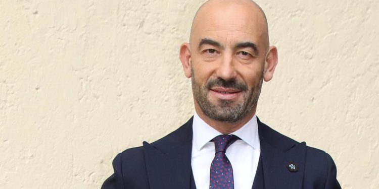 Covid Italia, Bassetti: “Basta stato emergenza, tornare a normalità”