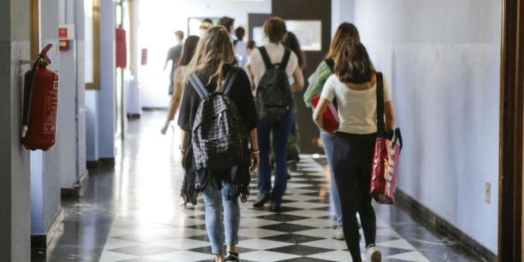 Maturità 2022, tornano scritti: studenti sul piede di guerra