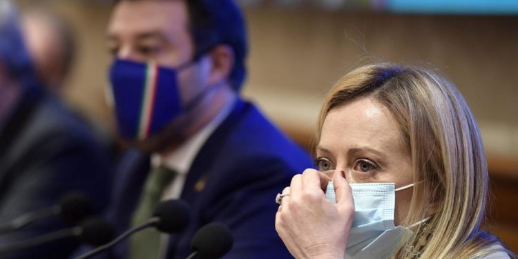 Quirinale, Berlusconi tiene sulla corda Salvini-Meloni