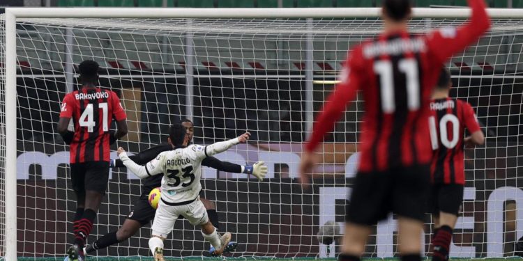 Milan-Spezia 1-2, Inter resta prima
