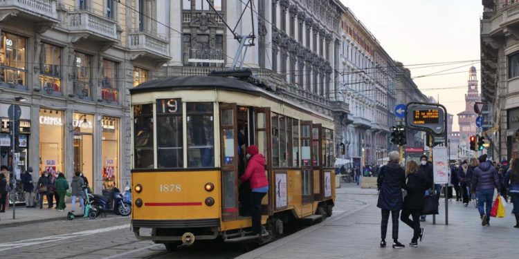 Super green pass, dal medico o nei negozi: dove non serve