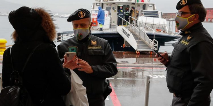 Zona gialla e arancione, da lunedì due Regioni cambiano colore