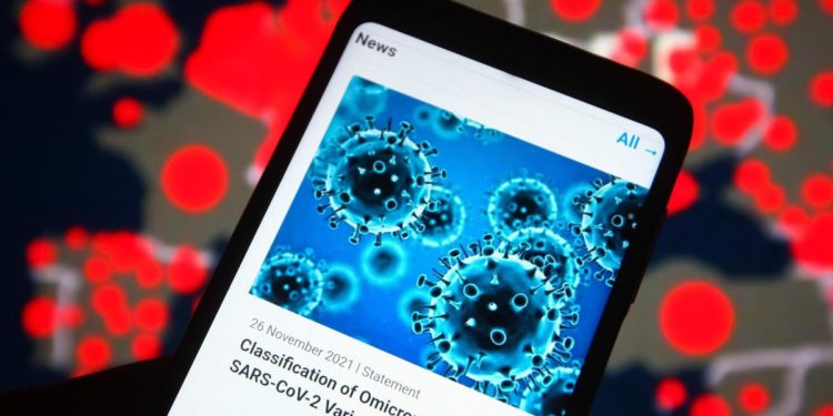 Omicron 2, cosa sappiamo: “E’ veloce, può crescere in Italia”