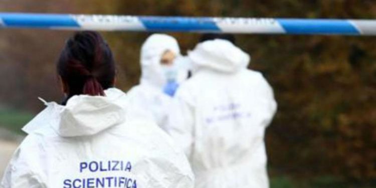 Roma, donna di 41 anni trovata morta in casa