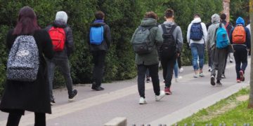 Scuole chiuse in Campania, l’ordinanza: “Misure indispensabili”