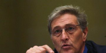 Covid oggi Italia, Rasi: “Piena ondata, ospedali reggono”