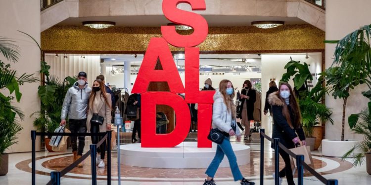 Saldi 2022 invernali al via in tutta Italia