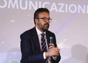 Tim, Ugliarolo (Uilcom): “Sul tavolo 100mila posti lavoro, non faremo sconti”