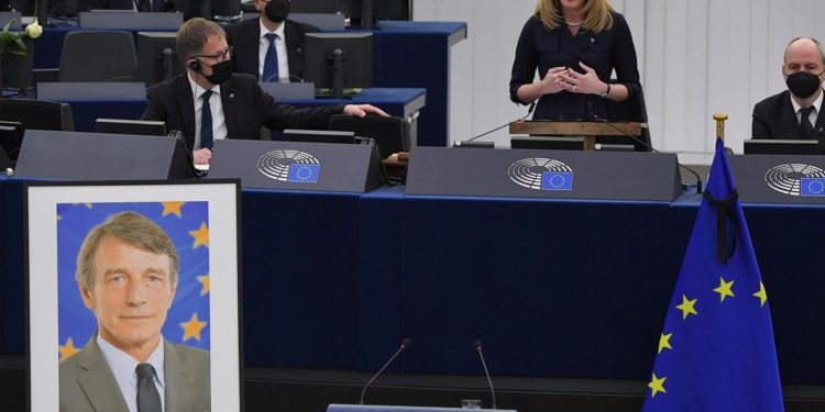 Sassoli, la commemorazione a Strasburgo: “Ha fatto la differenza”