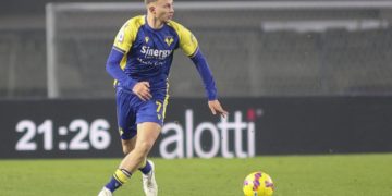 Sassuolo-Verona 2-4, poker gialloblu e tris di Barak