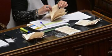 Quirinale 2022, a Mattarella 387 voti: risultato settimo scrutinio