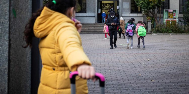 Covid e scuola, rientro non slitta: in classe il 10 gennaio