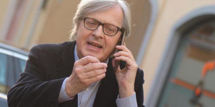 Quirinale, Sgarbi: “Riprendo telefonate con Berlusconi, il primo sarà Ciampolillo”