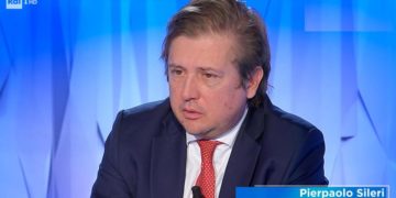 Variante Omicron Italia, Sileri: “Entro fine 2022 raggiungerà tutti”