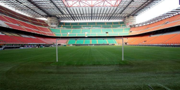 Stadi e covid, Bassetti: “Errore limitare capienza a 5mila spettatori”