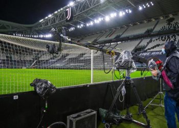 Calcio e covid, stop partita con 30% giocatori positivi: ipotesi
