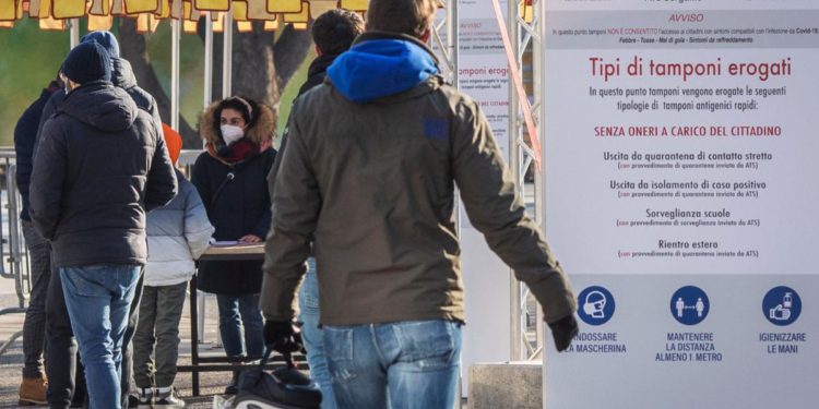 Covid oggi Italia, 149.512 contagi e 248 morti: bollettino 16 gennaio