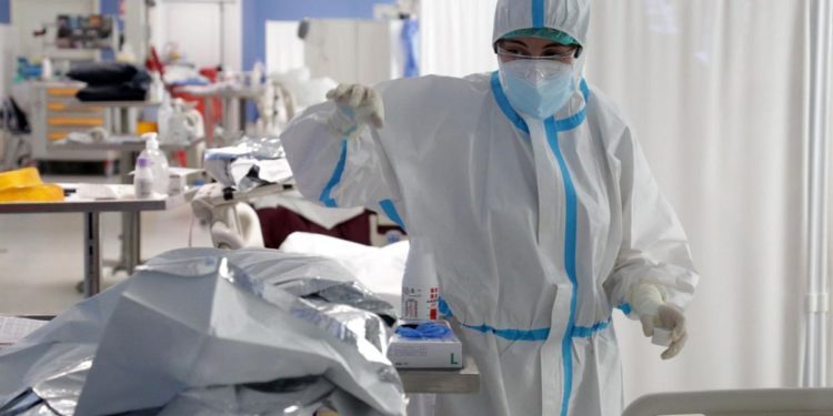 Covid oggi Italia, “in una settimana +25,8% ricoveri”