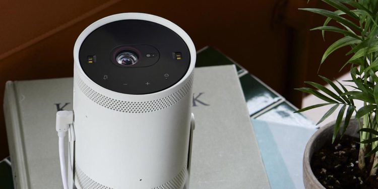 Samsung lancia ‘The Freestyle’, proiettore per portare l’intrattenimento sempre con sé