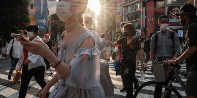 Covid oggi Tokyo, oltre 10mila contagi in un giorno