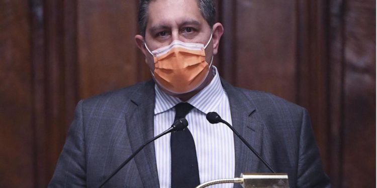 Quirinale, Toti vede Renzi in attesa di Berlusconi: senza Cav pronti a unire forze