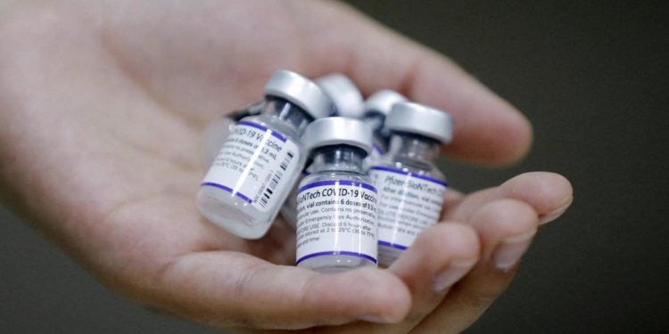 Covid, Oms: “Servono vaccini più efficaci”