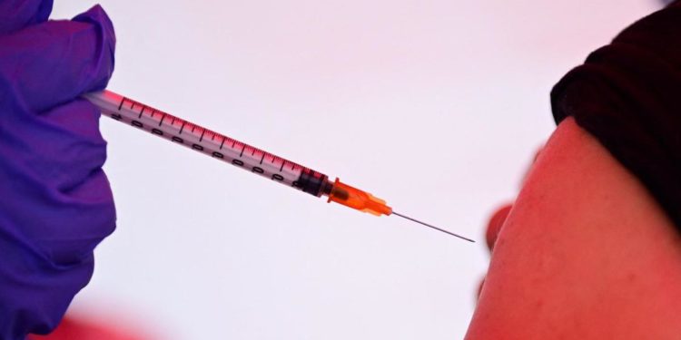 Vaccino Covid, Salmaso: “Effetto non si giudica da numero morti tra vaccinati e no”