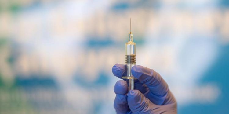 Vaccino covid, Iss: booster previene al 66,7% da infezione