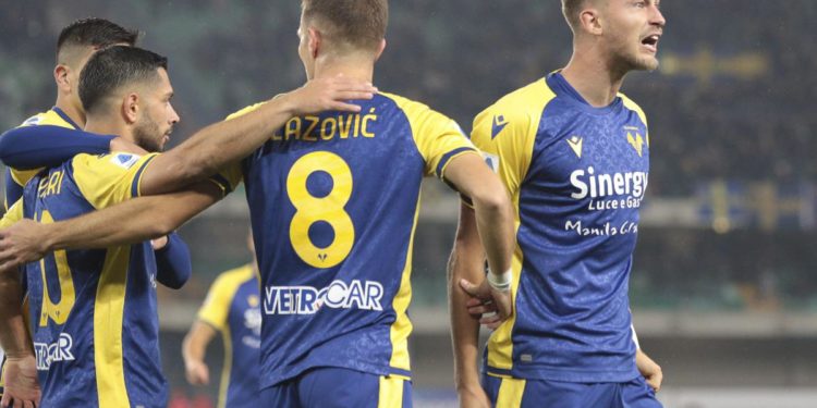 Verona, 8 giocatori positivi al covid