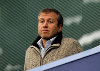 Chelsea, Abramovich lascia gestione club