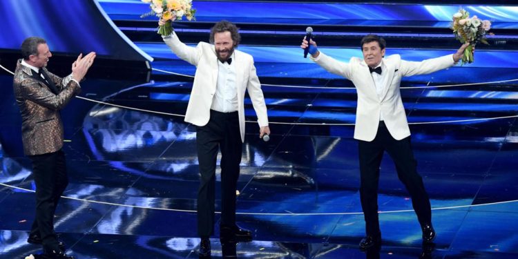 Sanremo 2022, volano ascolti serata cover