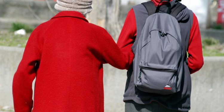 Super green pass lavoro, da 15 febbraio obbligo colf e badanti over 50