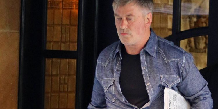 Alec Baldwin “potrebbe non aver premuto il grilletto”