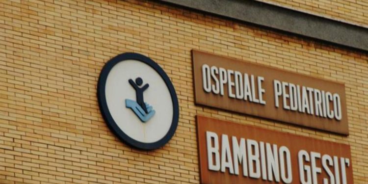 Covid Italia, bimbo di 10 anni morto al Bambino Gesù