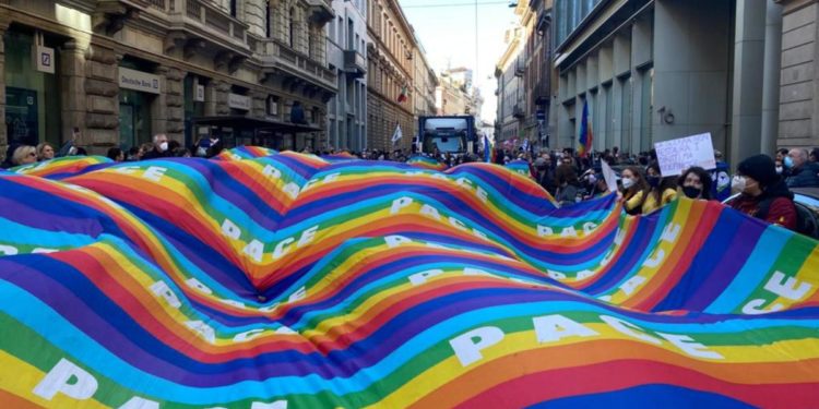 Manifestazione oggi a Milano per la pace in Ucraina