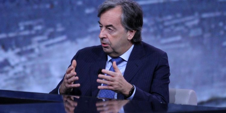 Vaccino covid under 5, Burioni: “Potrebbe arrivare prima del previsto”