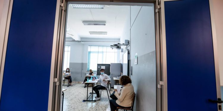 Maturità 2022, “no ai due scritti”: studenti in piazza in tutta Italia