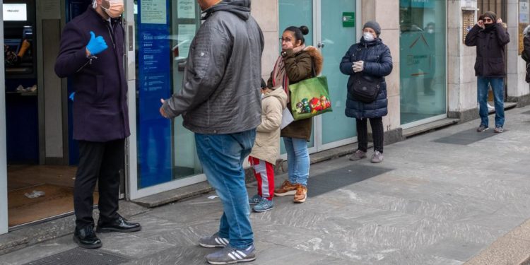 Green pass 1 febbraio 2022, regole banca: cosa cambia