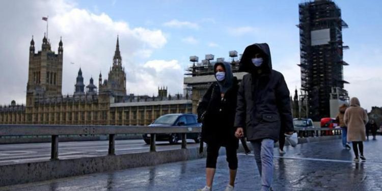 Quarta dose, Gb verso richiamo per over 75 e immunodepressi dai 12 anni