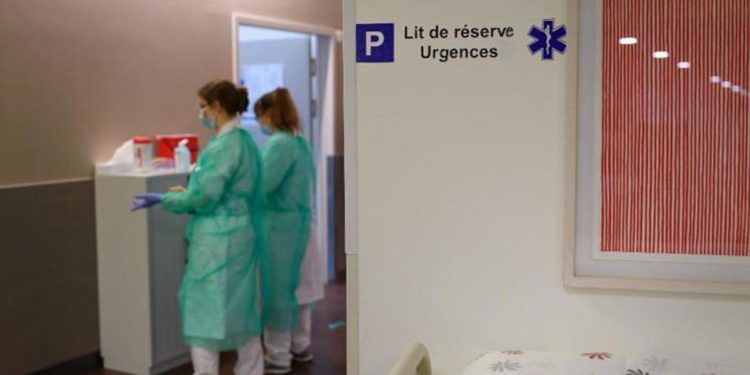 Covid Svizzera oggi, 22.221 contagi e 18 morti in 24 ore