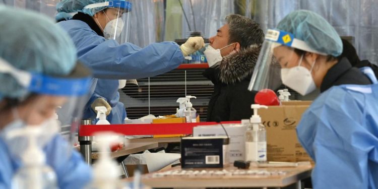 Covid Corea Sud oggi, nuovo record contagi: sfiorati 50mila contagi in 24 ore