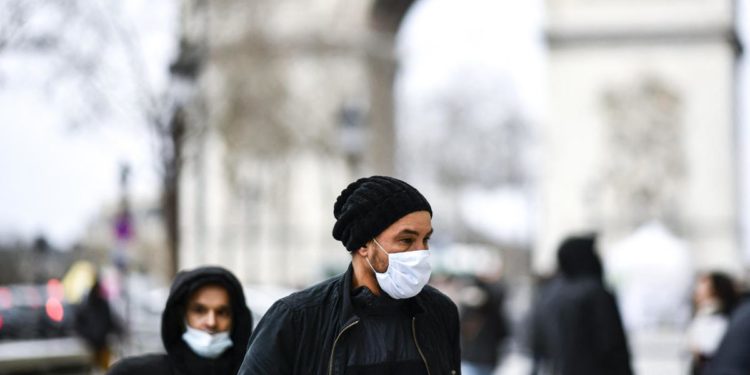 Covid, dalla Francia alla Germania: chi allenta le restrizioni