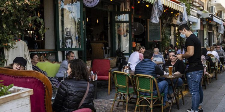 Covid Israele, da oggi stop al green pass