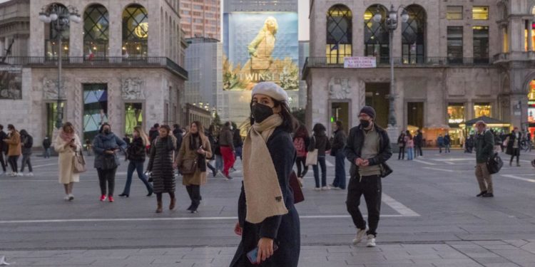 Verso Green pass illimitato con booster e nuove regole per Dad, oggi Cdm