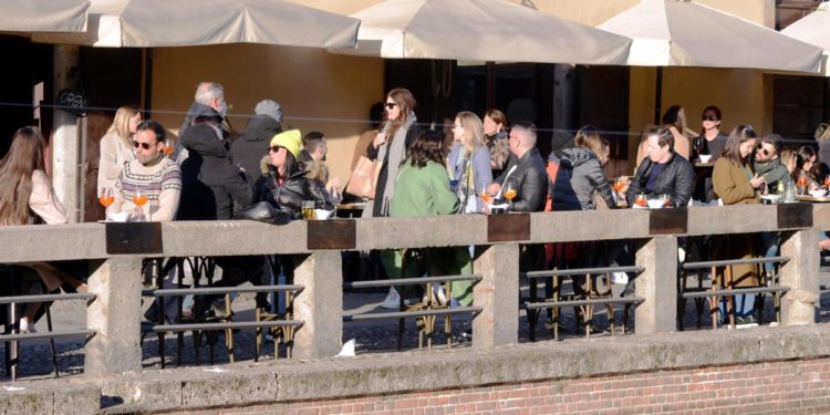 Covid oggi Italia, 49.040 contagi e 252 morti: bollettino 23 febbraio