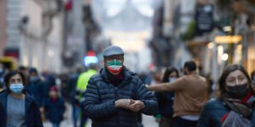 Covid oggi Italia, report: “Pandemia non è sotto controllo”