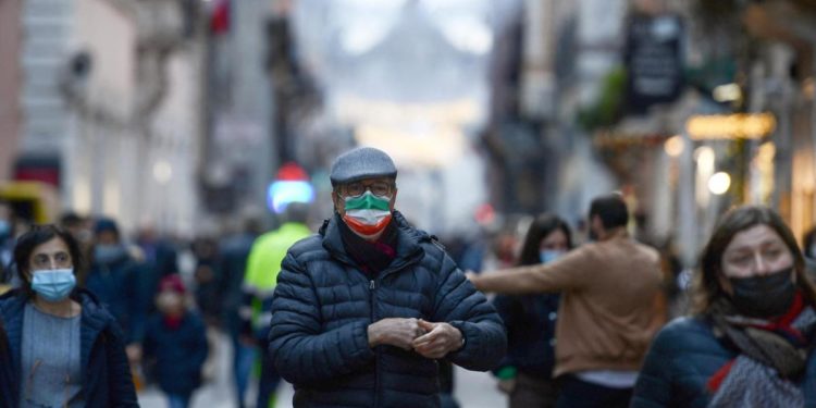 Covid oggi Italia, report: “Pandemia non è sotto controllo”