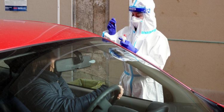 Covid oggi Italia, bollettino Protezione Civile e contagi regioni 7 febbraio