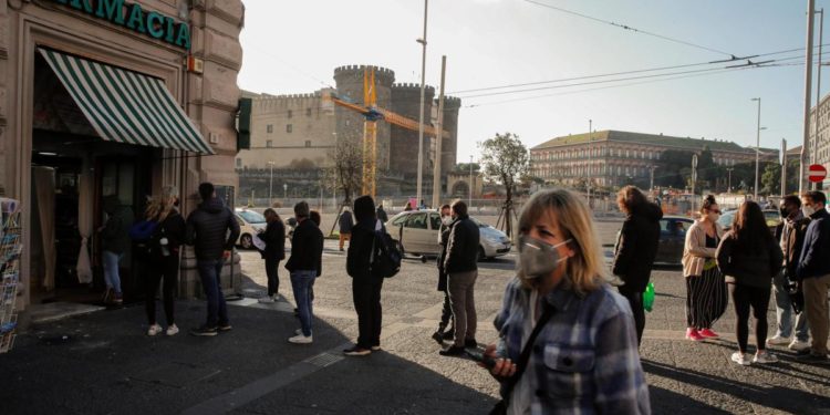 Covid oggi Campania, 6.592 contagi e 29 morti: bollettino 11 febbraio